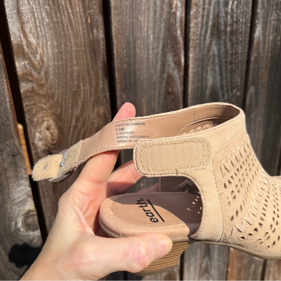 Earth Carson Hamden Die Cut Suede Leather Peep Toe Heel sandal shoes size 7.5 - Picture 8 of 16